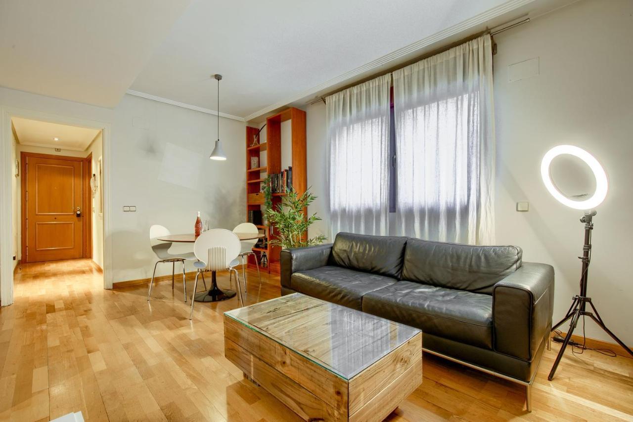 Apartamento En Chamberi Con Piscina - Lovely Apartment In The City Center With Swimming Pool Madrid Eksteriør bilde
