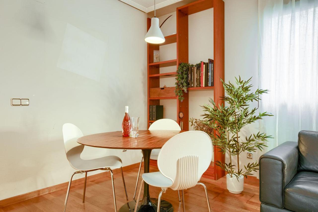 Apartamento En Chamberi Con Piscina - Lovely Apartment In The City Center With Swimming Pool Madrid Eksteriør bilde